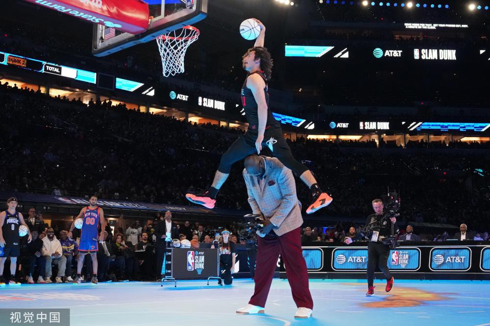 在他职业生 在他职业生