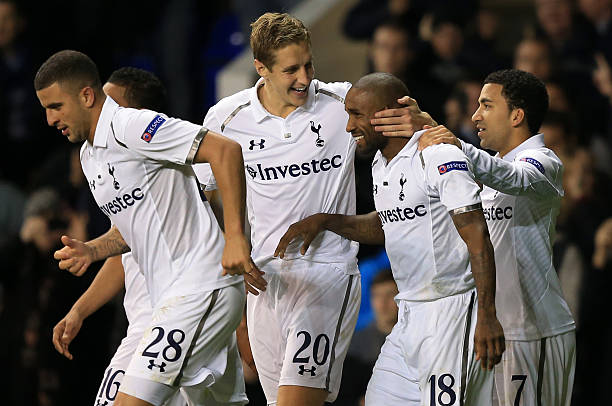 着球门的安 着球门的安